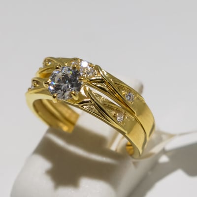 Wedding set yellow gold 9k two band crystal ring image