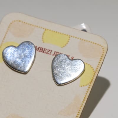 Silver earring heart stud image