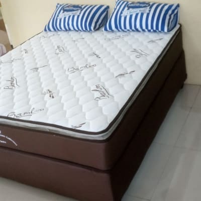 Chamboniza Crown Siesta Bed image