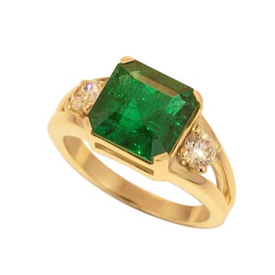 Yellow Gold Emerald & Diamonds  Ring image