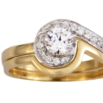 Round Cut Swirl Set Gold Wedding Ring  image