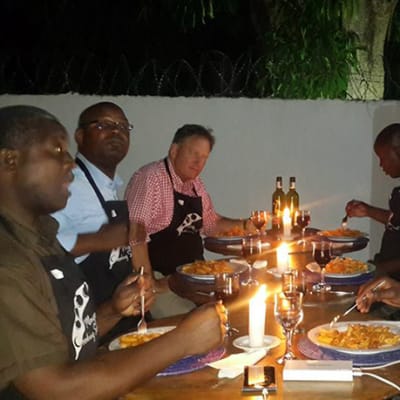 Mange-tout Cooking School image