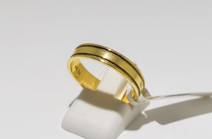  Yellow Gold Grooved Men's Wedding Band