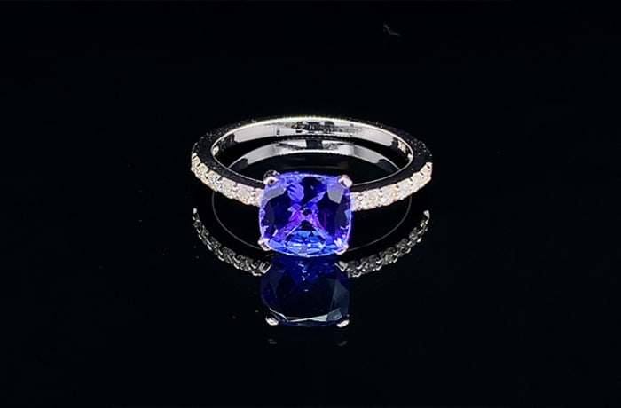 Special Cage Set Tanzanite Diamond White Gold Ring