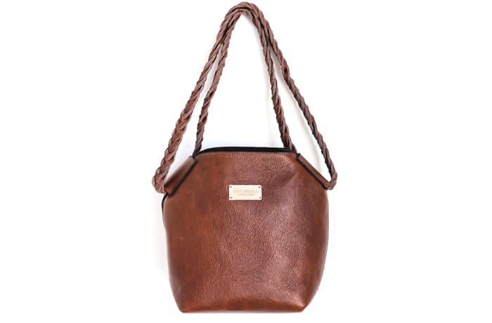 Bucket bag in leather