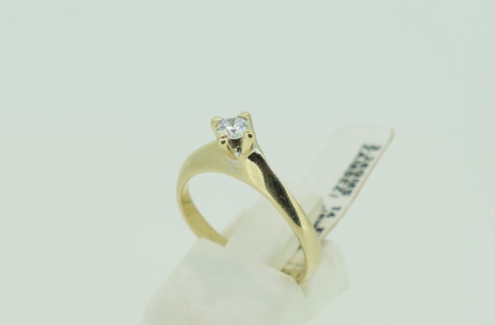  Yellow Gold Classic Solitaire Diamond Engagement Ring