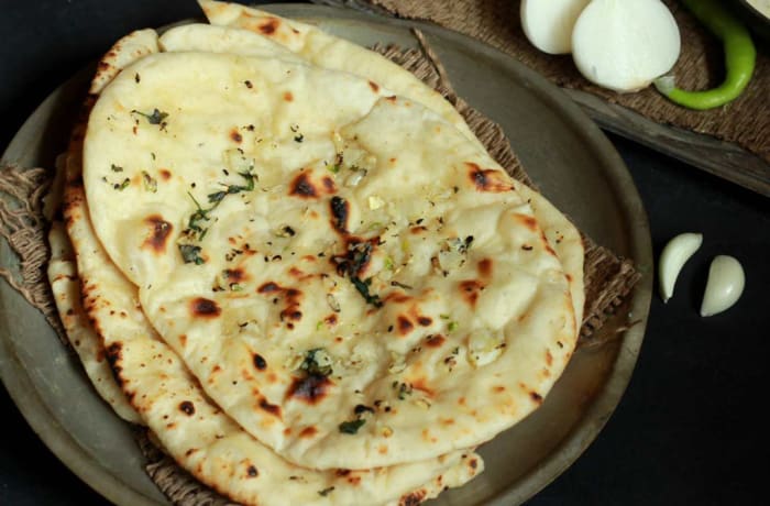 Roti, Naan & Paratha Dishes  - Garlic Naan