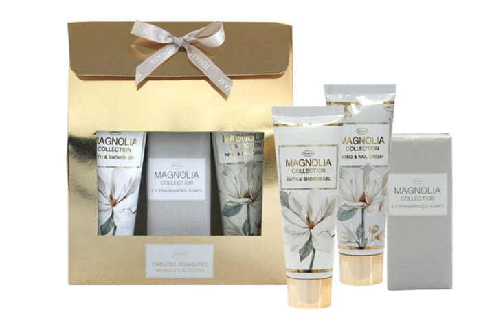 Magnolia Flowers Collection  Timeless Treasures  Gift Set