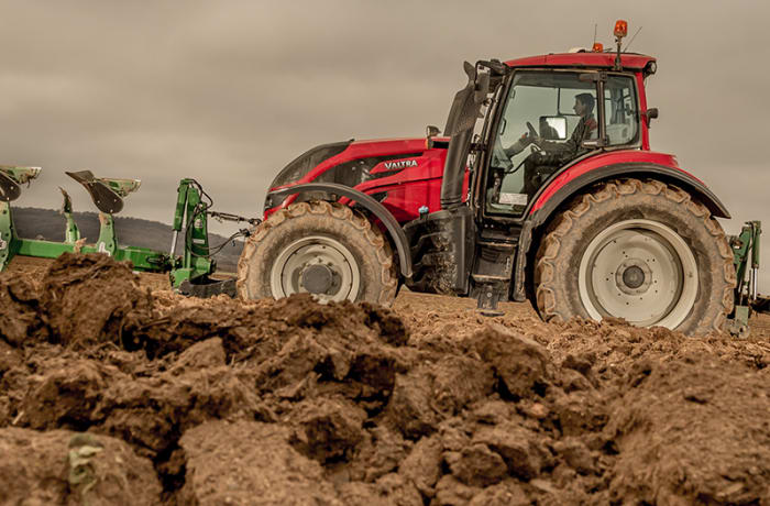 Agricultural tractors image