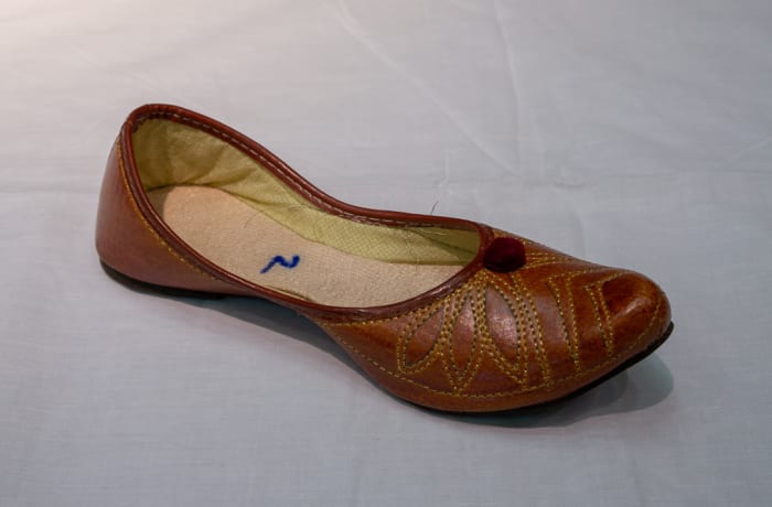 mojari shoes for ladies