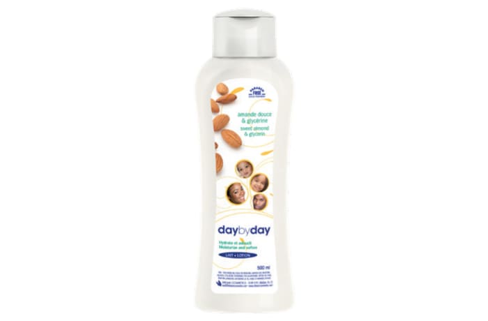 Day by Day Moisturizing Lotion with Sweet Almond & Glycerine image