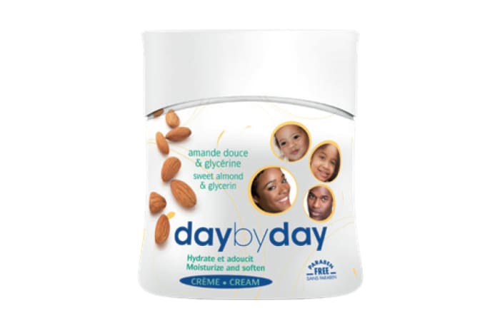 Day by Day Moisturizing Cream with Sweet Almond and Glycerine  image