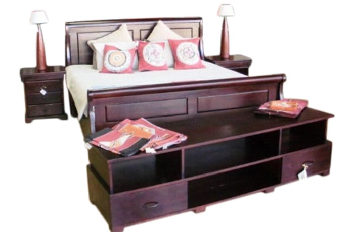 King  Sized solid teak classic Sleigh bed image