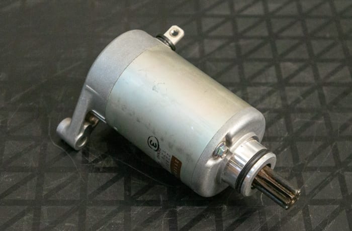 Suzuki DR200 Motorbike - Starter Motor  image