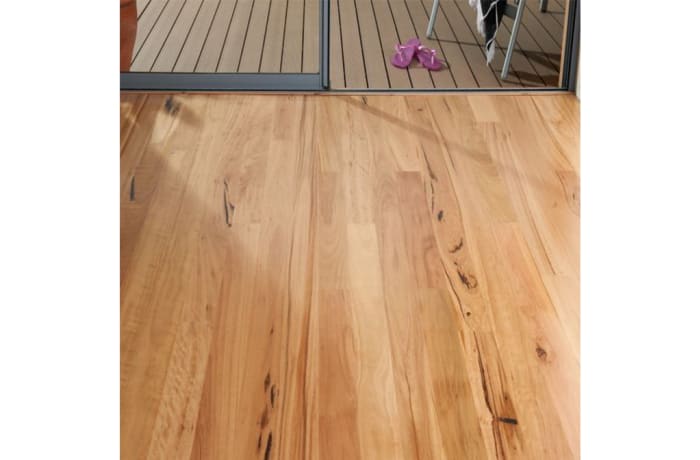 Pine Laminated Wood Flooring  image