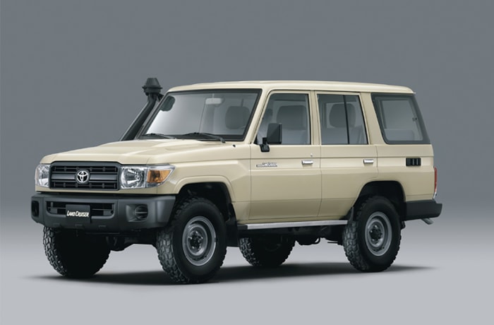 Toyota Land Cruiser 76 image