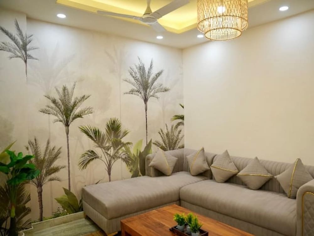Urban Tropic Suites