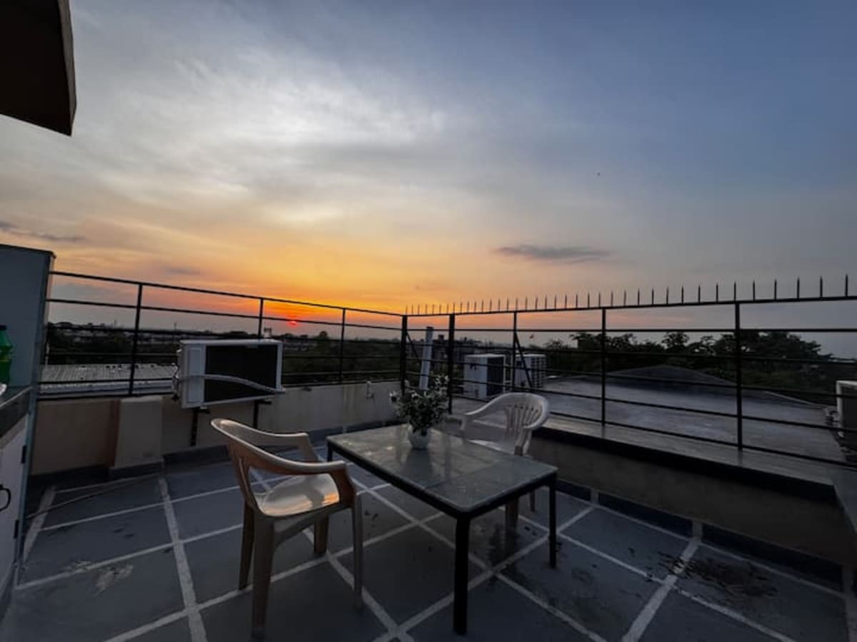 Skyframe Room — Penthouse in East Of Kailash, South Delhi
