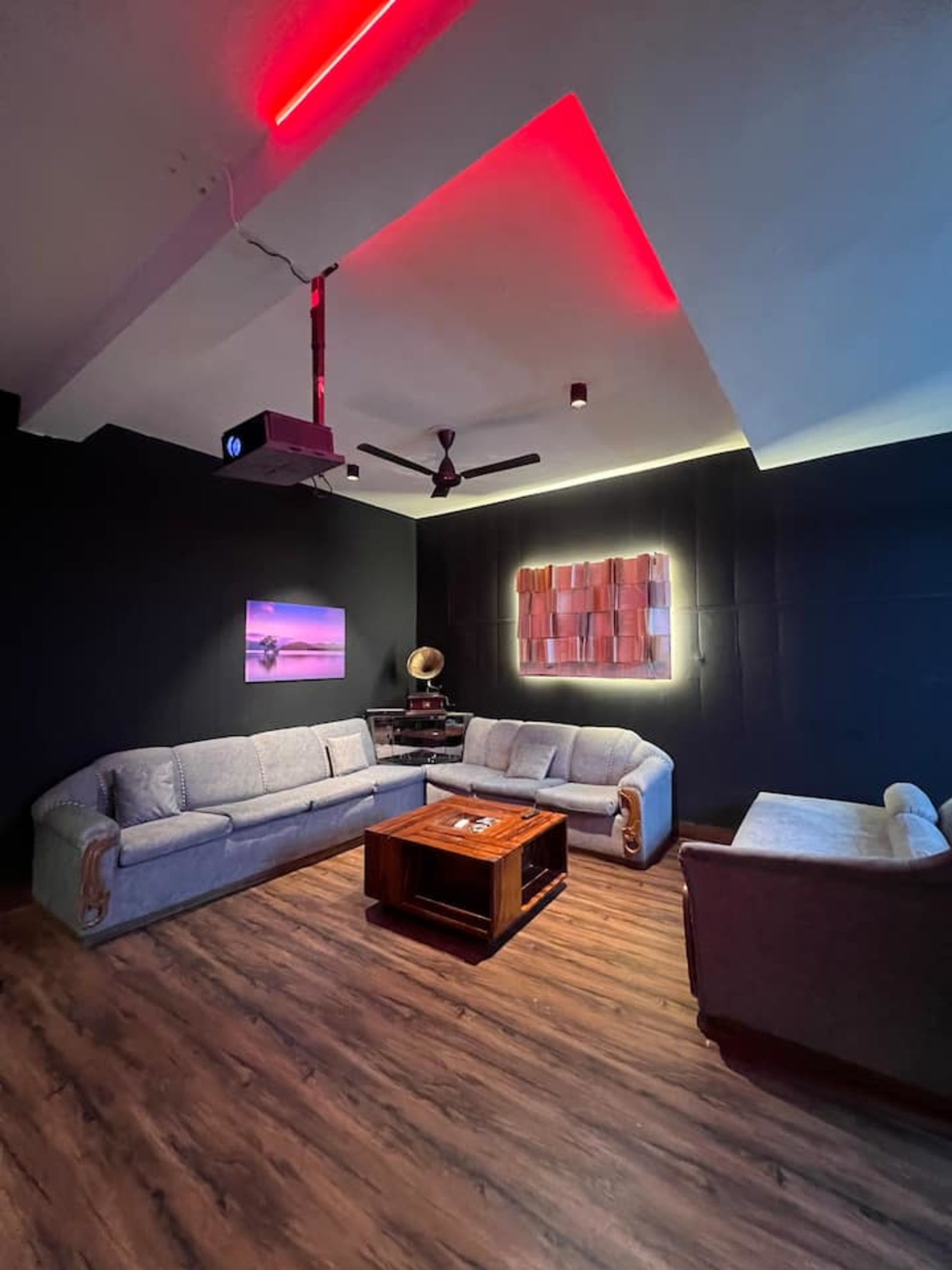 Playhouse 8 Studio, verified stay in Delhi