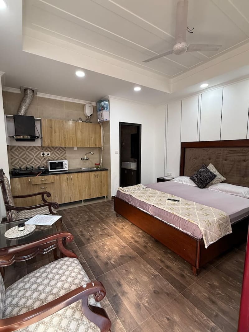 The Plainspace, stay in West Delhi