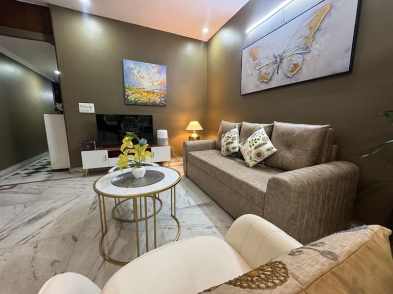 The Serene Stay — Apartment in East Of Kailash, South Delhi (photo 2)