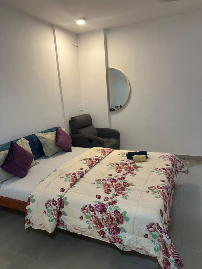 Velvet Frame — Studio in Mehrauli, South Delhi