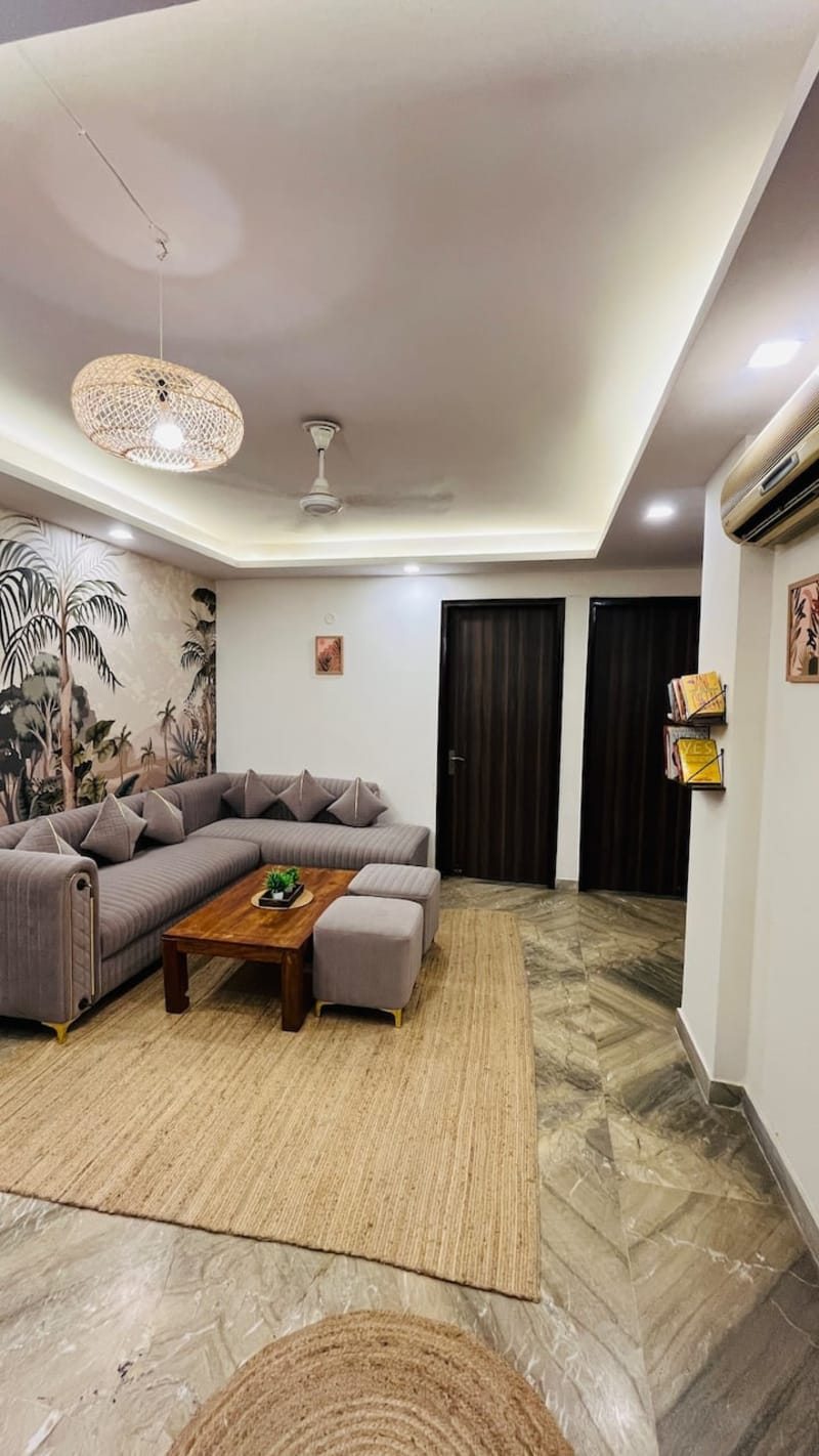 The Palm Edit — Apartment in Chattarpur, South Delhi (photo 4)