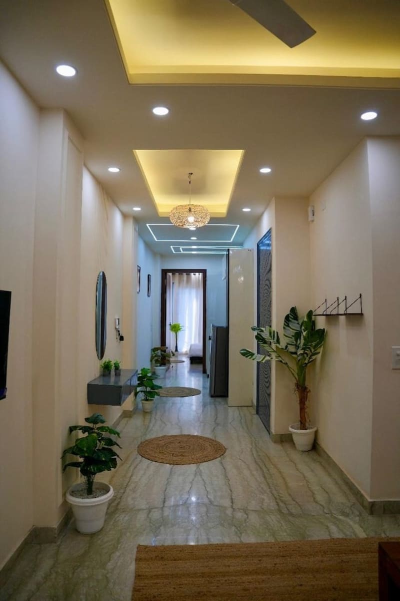 Urban Tropic Suites — Apartment in Lajpat Nagar, South Delhi (photo 2)
