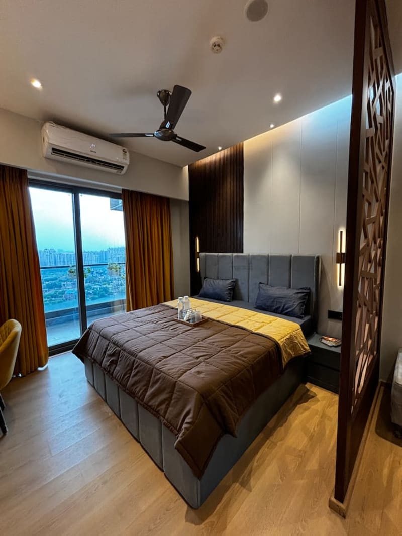 The Willow Room — Studio in Gaur City 2, Noida