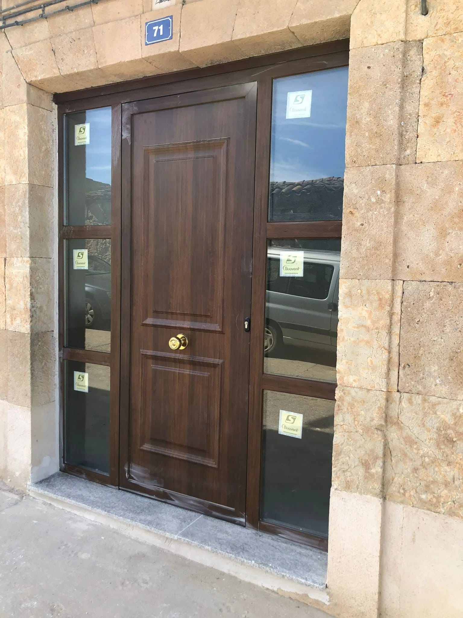 Portal con Puerta Peatonal