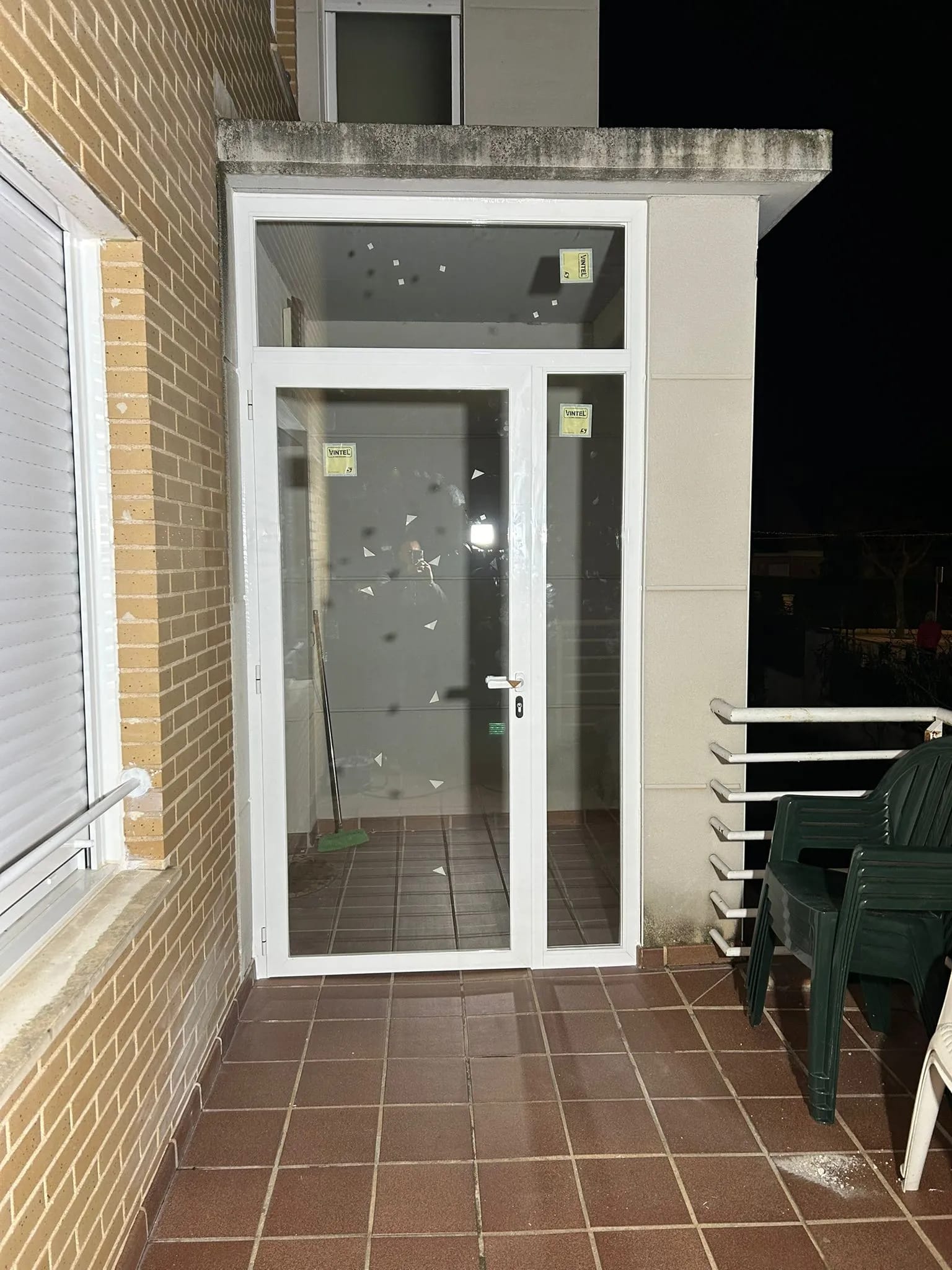 Puerta de Vidrio y Aluminio