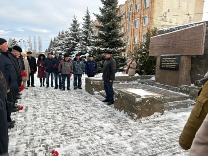 Сегодня на центральной площади п. Безенчук прошел митинг, посвященный 44 годовщине со дня ввода советских войск в республику Афганистан