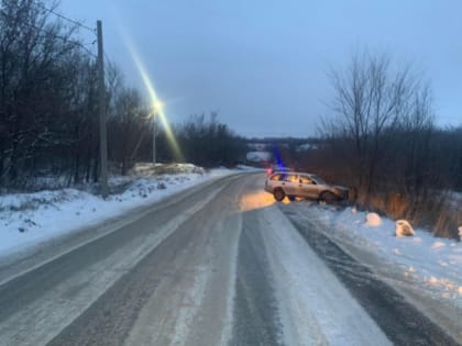 В утренние часы в Сызрани автоледи потеряла контроль над своей иномаркой