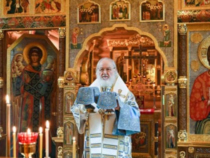 Патриарх Кирилл слег в постель и самоизолировался