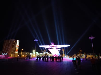 Самару вечером озарили «Лучи Победы»