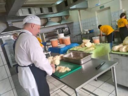 Более тонны капусты отправили бойцам СВО сторонники «Единой России» в Самарской области