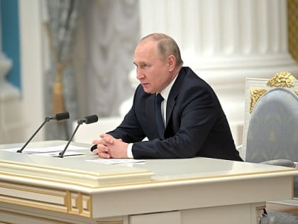 Владимир Путин проанонсировал увеличение социальных выплат, пенсий и прожиточного минимума