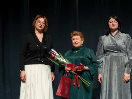 Поздравили работников культуры