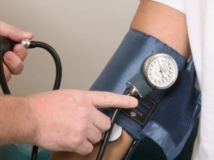 Врачи назвали давление, при котором часто случается инсульт