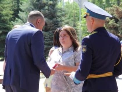 В Тольятти вручили госнаграды вдовам и родителям погибших в Украине