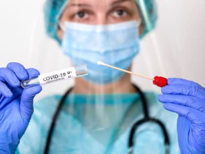 Доминируют омикрон и микробы: статистика коронавируса на 17 апреля