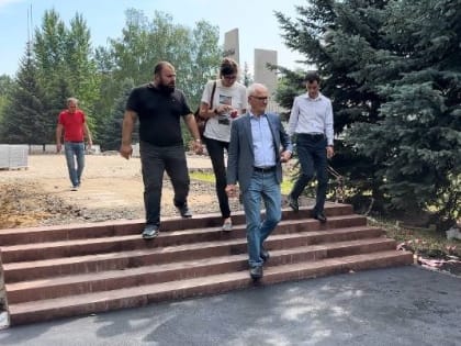 (фото) В тольяттинском Парке Победы активно ведутся работы по благоустройству