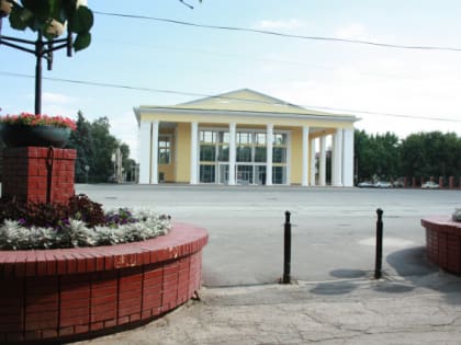 Сызранский театр попрощался с городом сказкой про волка