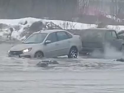 Тольяттинцы скользят и тонут: В администрации ответили на претензии горожан