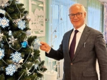 В преддверии Нового года глава Тольятти поддержал благотворительную акцию "Елка желаний"