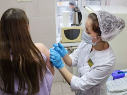 Для себя и окружающих. Сотрудники троллейбусного депо №2 проходят вакцинацию