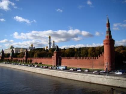 Губернатор Дмитрий Азаров приглашен в Кремль на День России