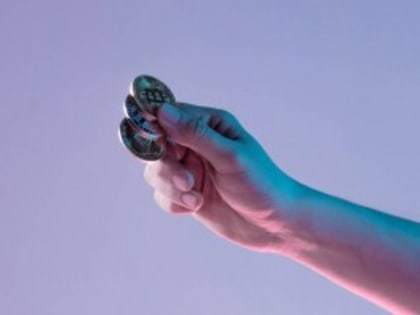 ЦБ готов легализовать трансграничные операции в криптовалютах, но против расчетов в криптовалюте внутри страны