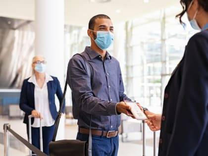 Анкетирование о COVID-19 для прилетающих из-за рубежа отменили