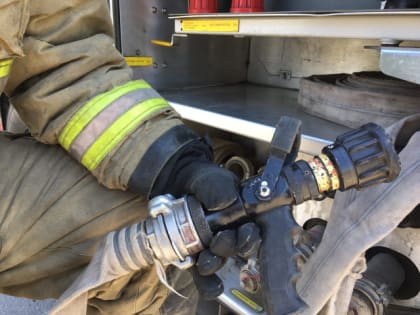 Ночью в Сызрани людей эвакуировали из-за пожара в доме